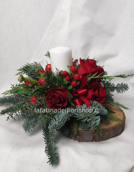 Centrotavola natalizio su ceppo